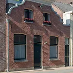Hotspot Location, Wifi, Bed En Koffie Harmony * Tilburg