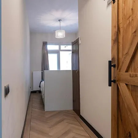 Hotspot Location, Wifi, Bed En Koffie Harmony * Tilbourg