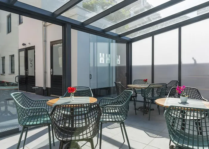 Hotspot Location, Wifi, Bed En Koffie Harmony