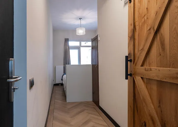 Hotspot Location, Wifi, Bed En Koffie Harmony * Tilburg