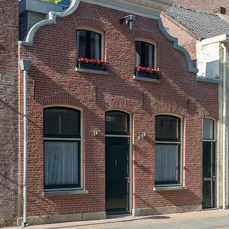 Hotspot Location, Wifi, Bed En Koffie Harmony * Tilbourg